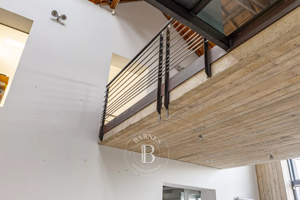 img-gallery