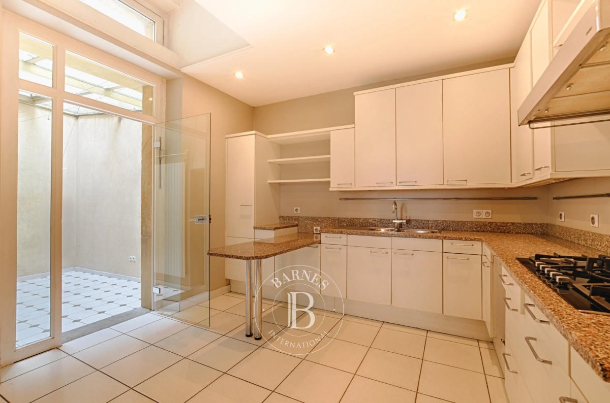 img-gallery