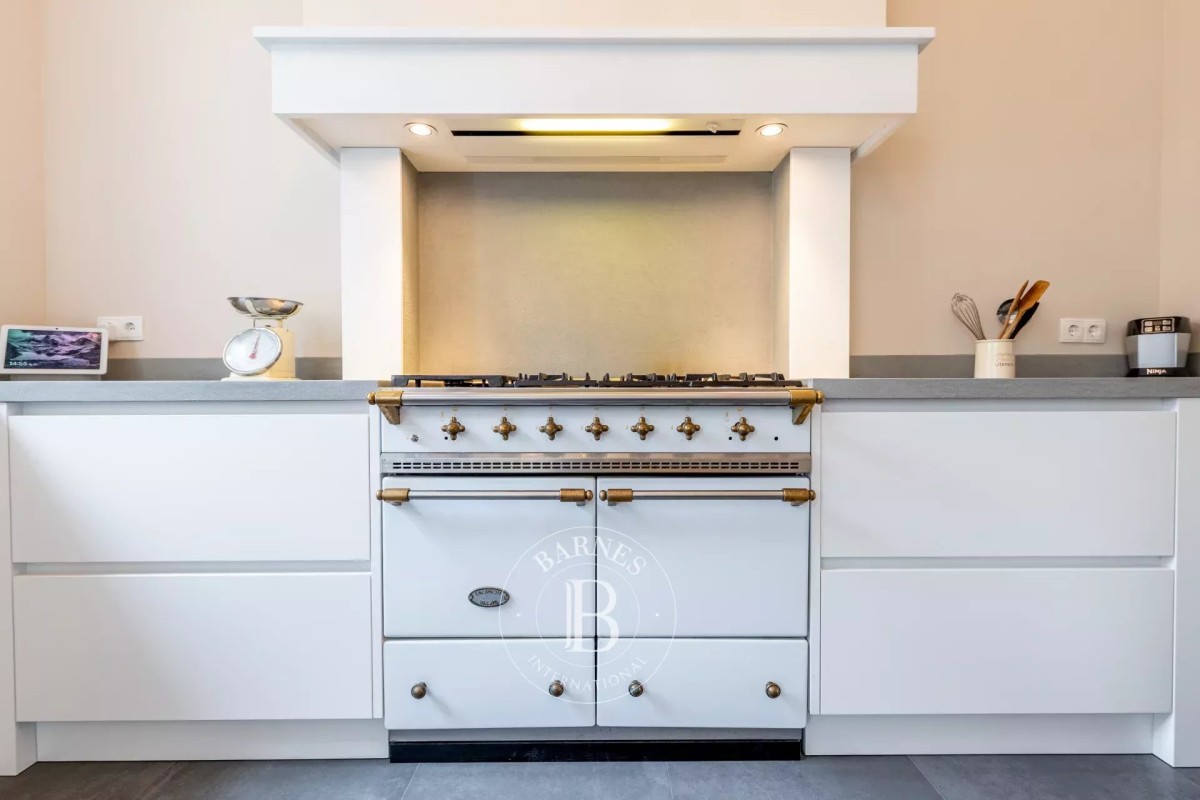 img-gallery