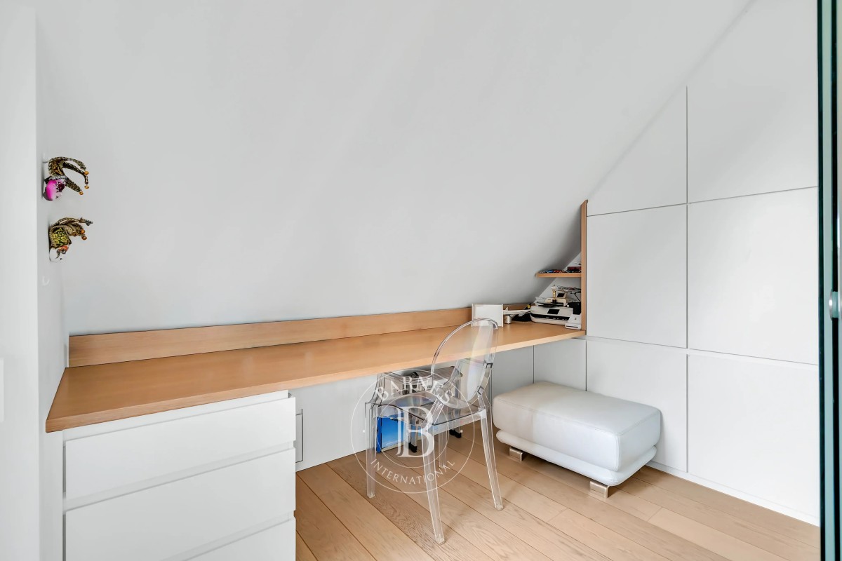 img-gallery