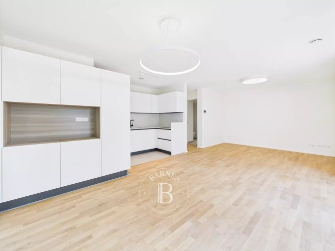 Apartment Rental -... - picture 2