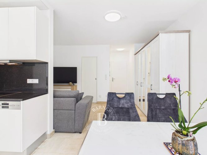 For Rent - Furnished Studio -... - picture 4